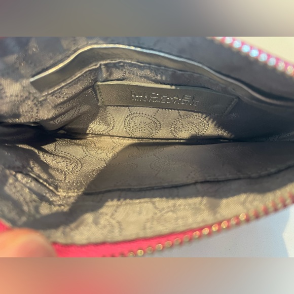 MICHAEL KORS Pink Glossy Small Zip Pouch - Picture 7 of 10